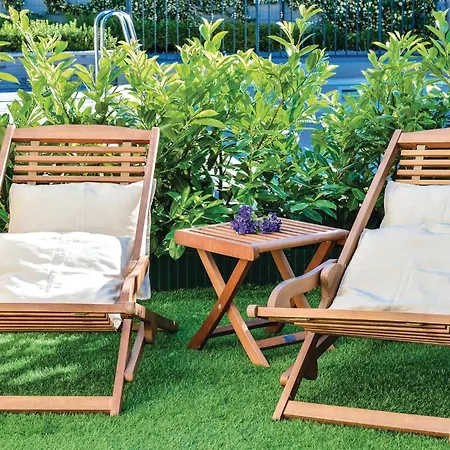 Tatil Evi 44 With Outdoor Swimmingpool