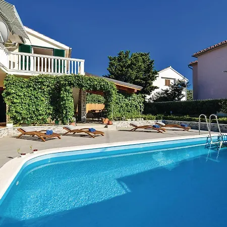 44 With Outdoor Swimmingpool Tatil Evi Murter