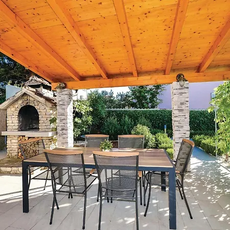 Tatil Evi 44 With Outdoor Swimmingpool *