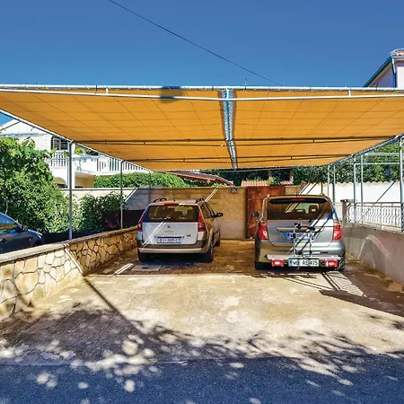 44 With Outdoor Swimmingpool Tatil Evi