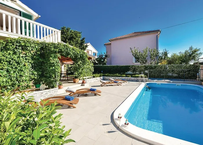 44 With Outdoor Swimmingpool Vikendica