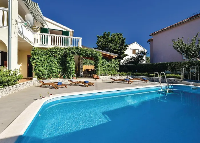 44 With Outdoor Swimmingpool Vikendica Murter