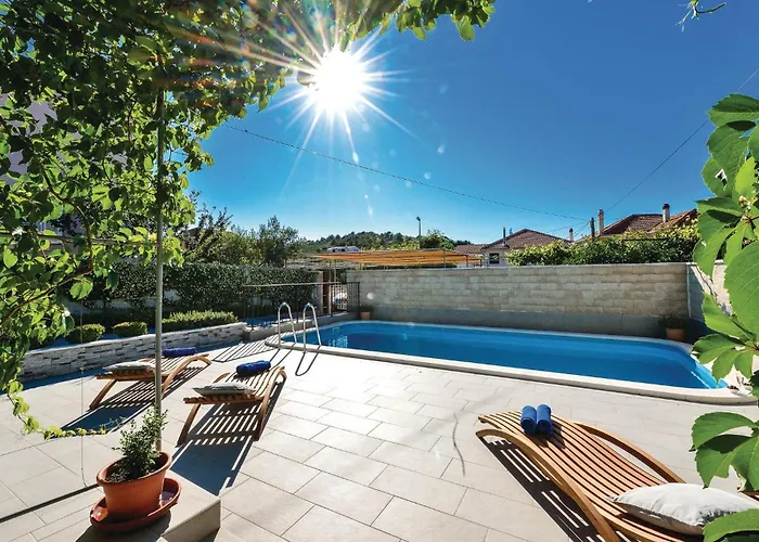 44 With Outdoor Swimmingpool Murter