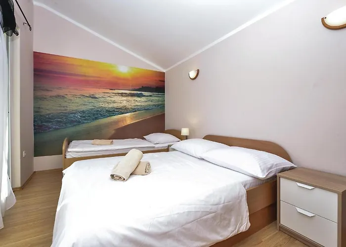 Vikendica 44 With Outdoor Swimmingpool