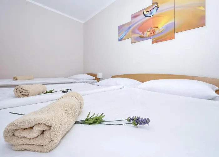 Vikendica 44 With Outdoor Swimmingpool