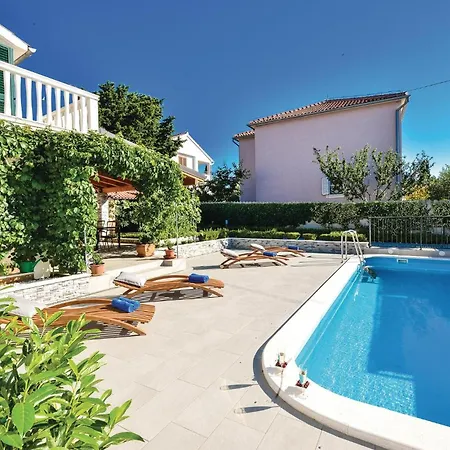 44 With Outdoor Swimmingpool Ferienhaus