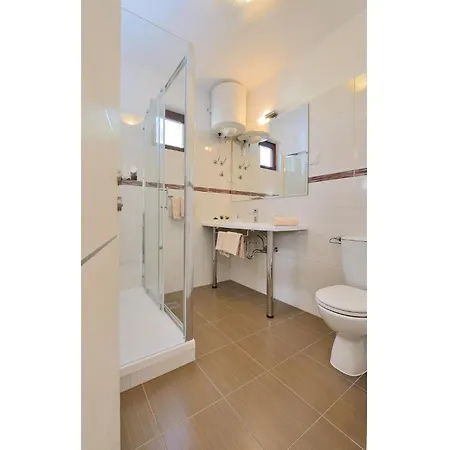 44 With Outdoor Swimmingpool Ferienhaus *